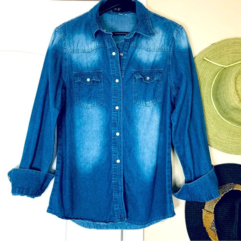 Women's Pearl Button-Up Western Blue Jean Denim Shirt | Size: M